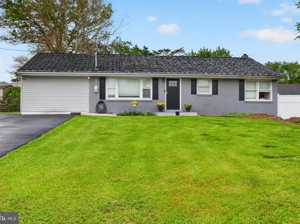 12 White Birch Ave, Mechanicsburg, PA 17050