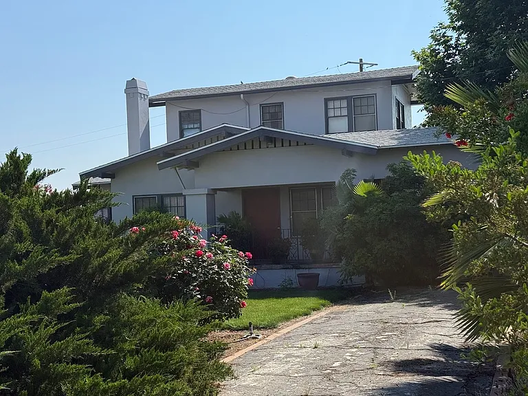 8780 S Anchor Ave — Photo 1
