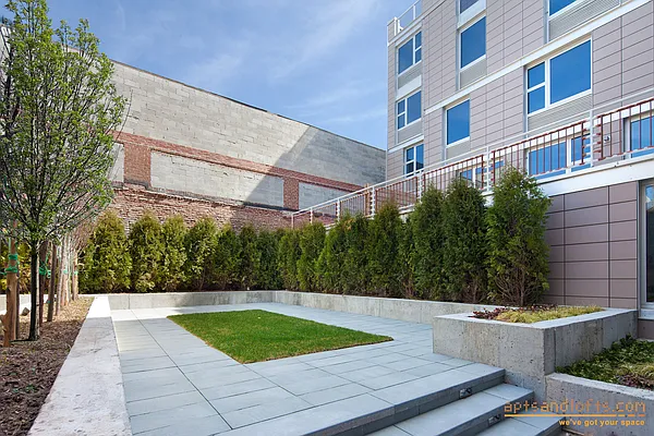 Rented by aptsandlofts.com | media 15