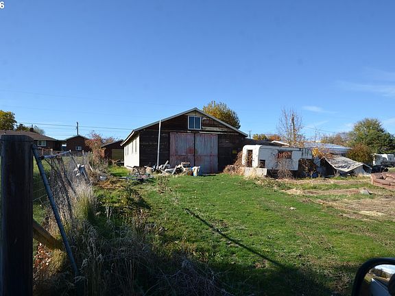 4th image of 720 SW Birch St