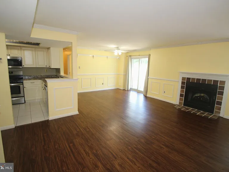 681A Rose Hollow Dr — Photo 8