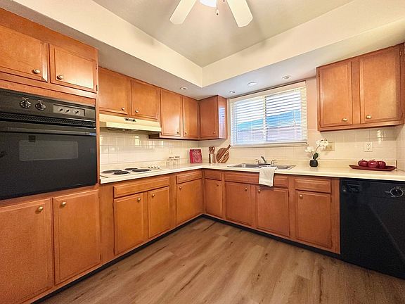 2nd image of 4205-4261 Fatima Dr #4228-4