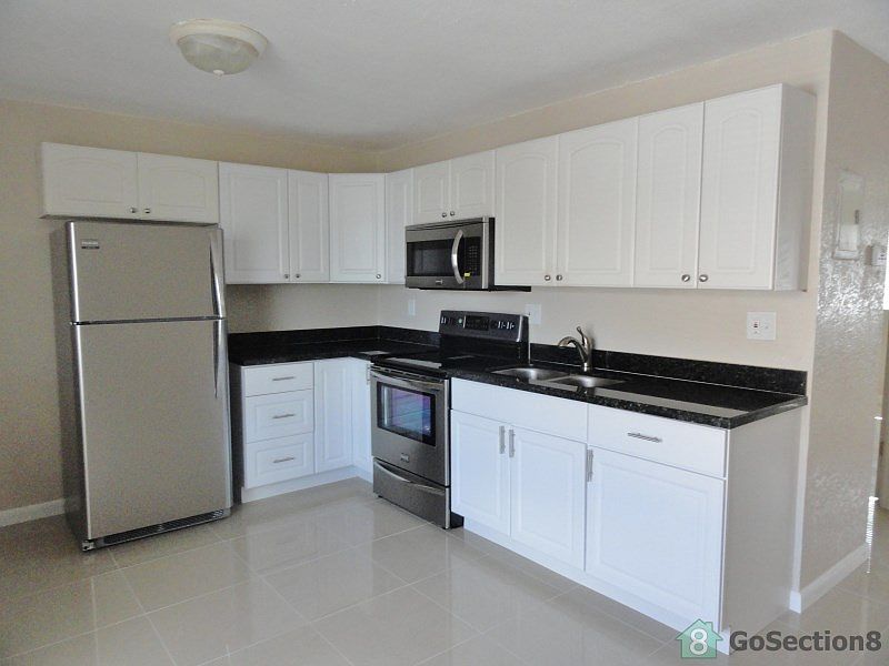 1st image of 160 NW 14th St APT 8