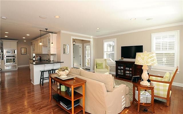 1st image of 1513 Linden Ave