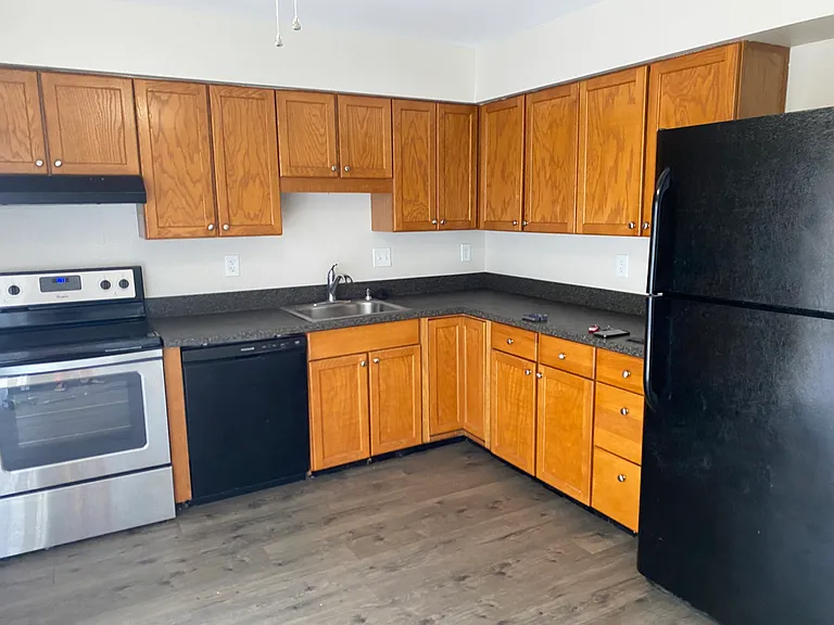 308 S Gomez Ave #C — Photo 31