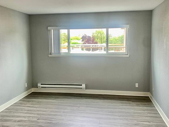 2nd image of 910 Clinton St #203