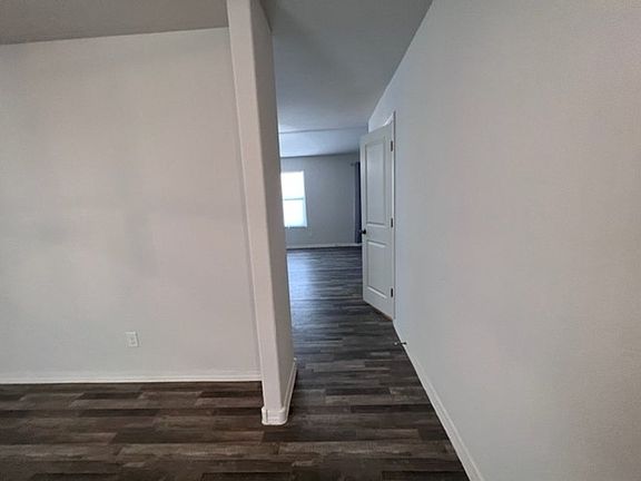 5th image of 567 Holly St