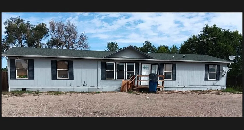 4 bed, 1904 sqft, $2,400 — Photo 1