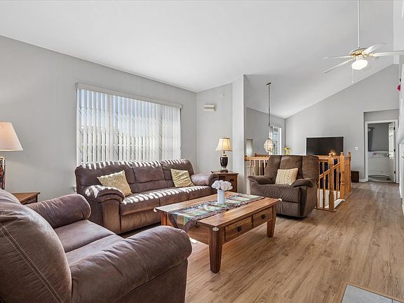 3rd image of 1720 Sienna Ct