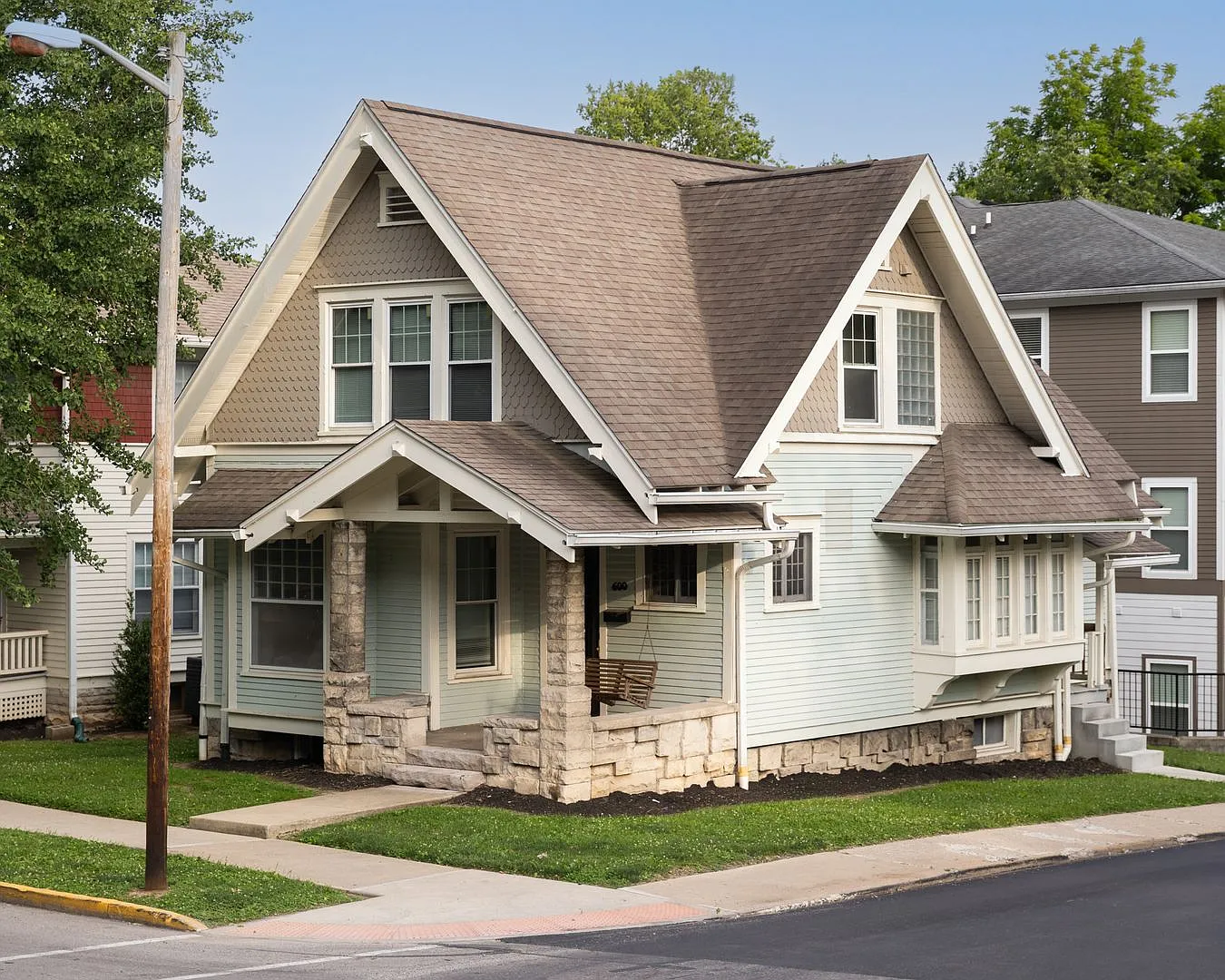 600 E 2nd St - 5Bedroom/2Bath - Close to campus! — Photo 1