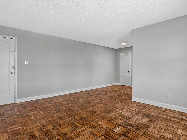 739 N Oakland St — Photo 19