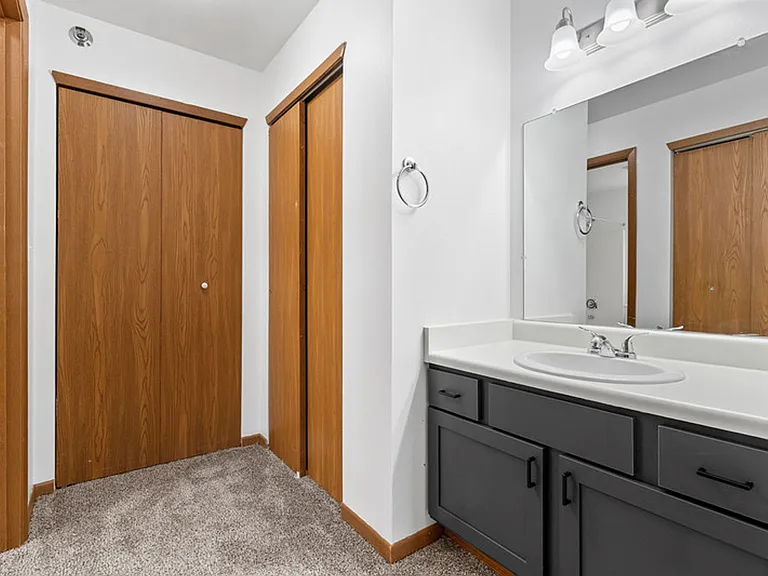 City View Apartments — Photo 25