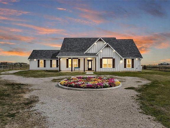 2nd image of 36244 Cochran Rd