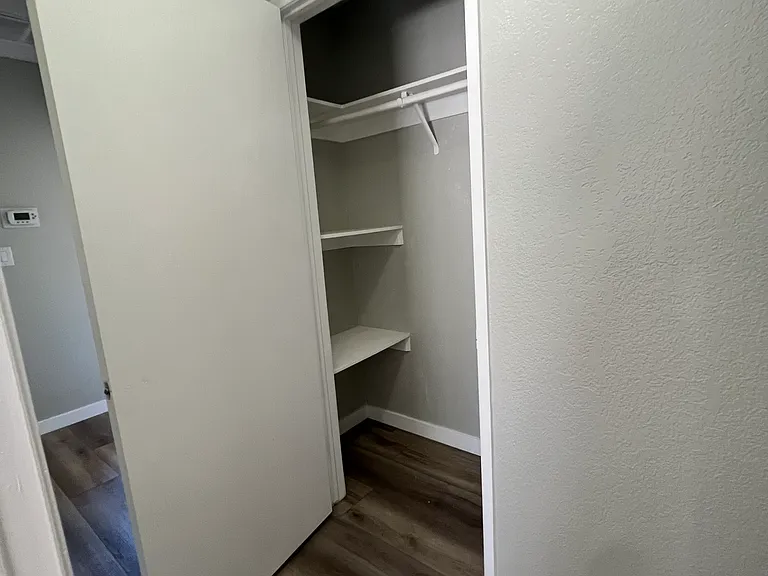 9208 Langdon Ave — Photo 15