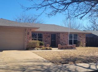 4704 NE Macarthur Cir, Lawton, OK 73507
