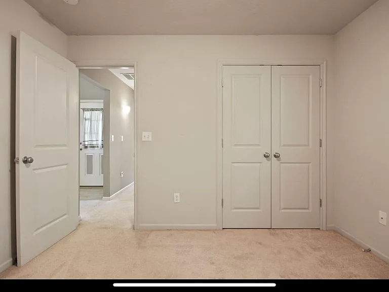 401 Hickman Ave — Photo 4