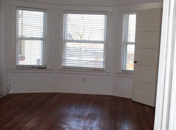 4th image of 37 East Ave #D