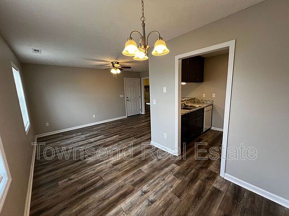 3rd image of 1425B Ireland Dr