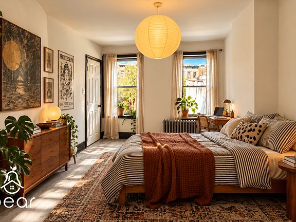 2nd image of 1483 Fulton St #3R