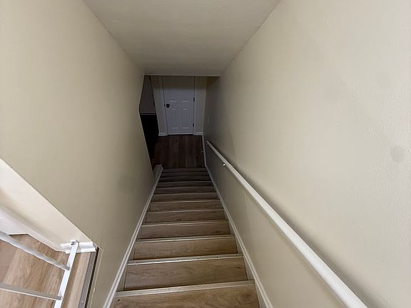 5th image of 2611 Edelweiss St NE APT 3