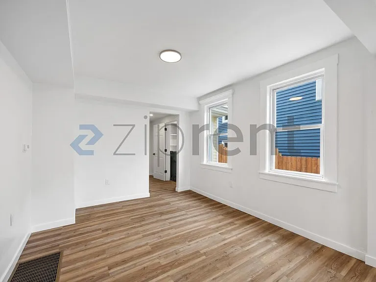 19 Oliver St #19 — Photo 7