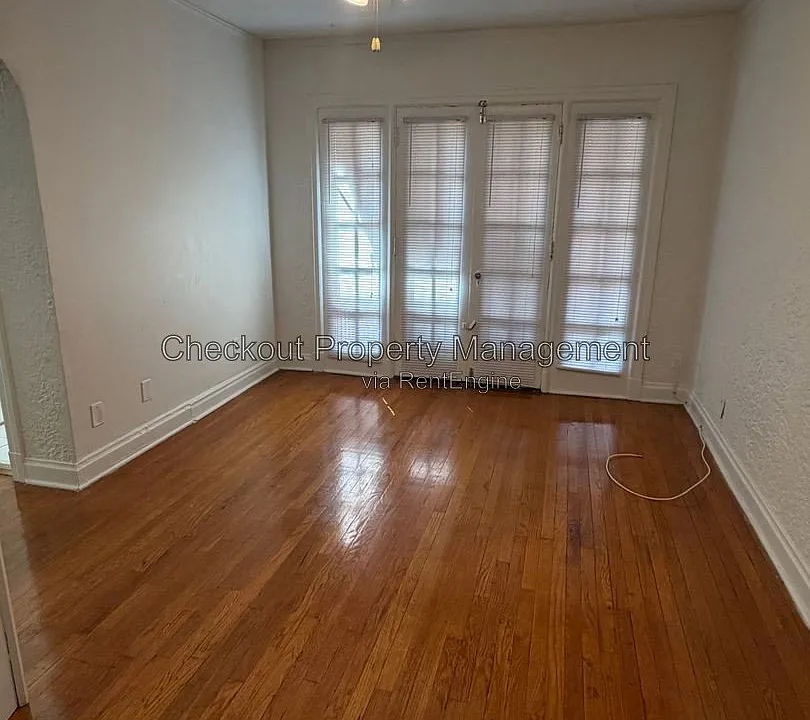 7338 Forsyth Blvd #206