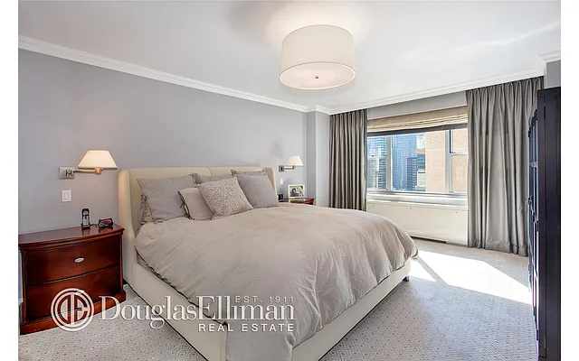 Sold by Douglas Elliman | media 22