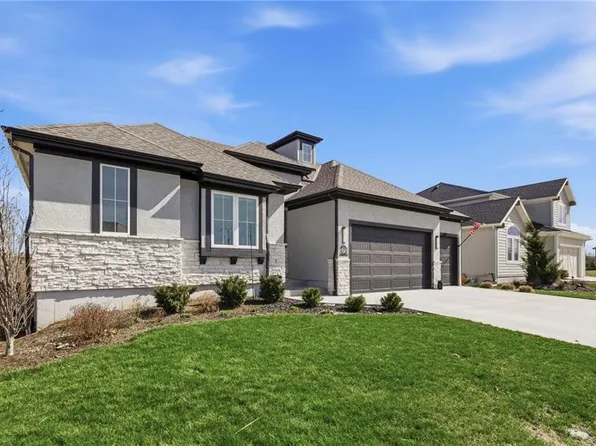 17235 S Allman Rd, Olathe, KS 66062