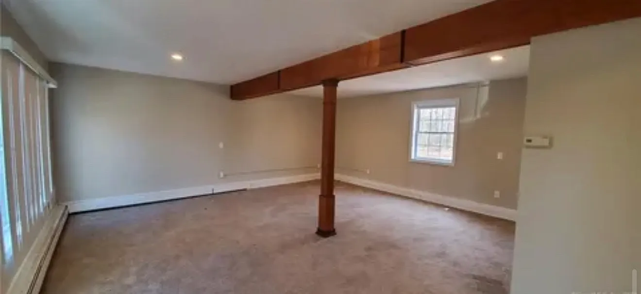 4 bed, 2.5 bath, 2194 sqft, $3,200 — Photo 4