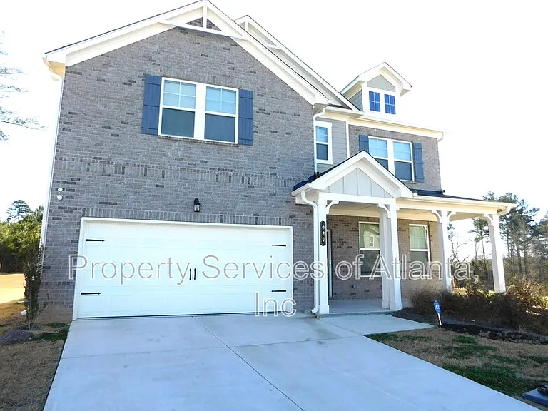 930 Elderberry Ct — Photo 2