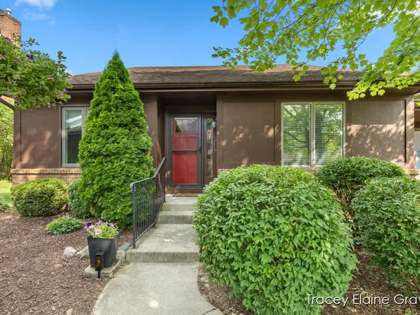 6305 Greenway Dr SE #51, Grand Rapids, MI 49546