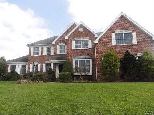 Front of Home - prof. landscaped