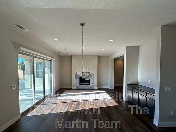 3rd image of 735 Palomino Dr