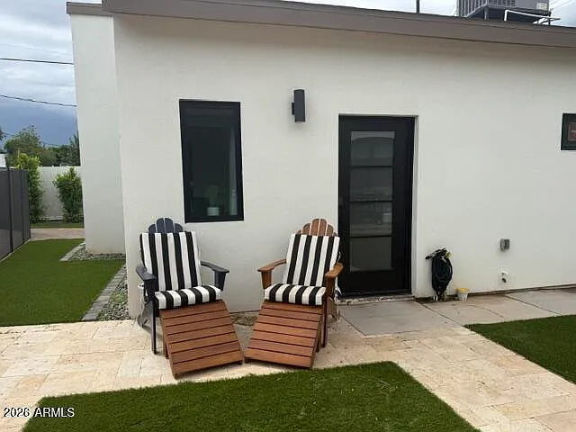 1 bed, 1.0 bath, 800 sqft, $2,000 — Photo 2