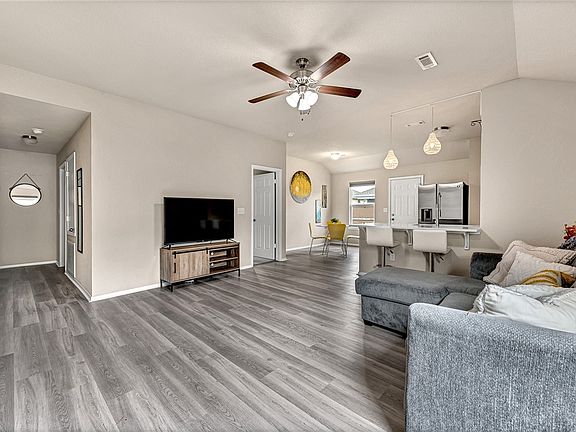 4th image of 1357 S Kingfisher Ln