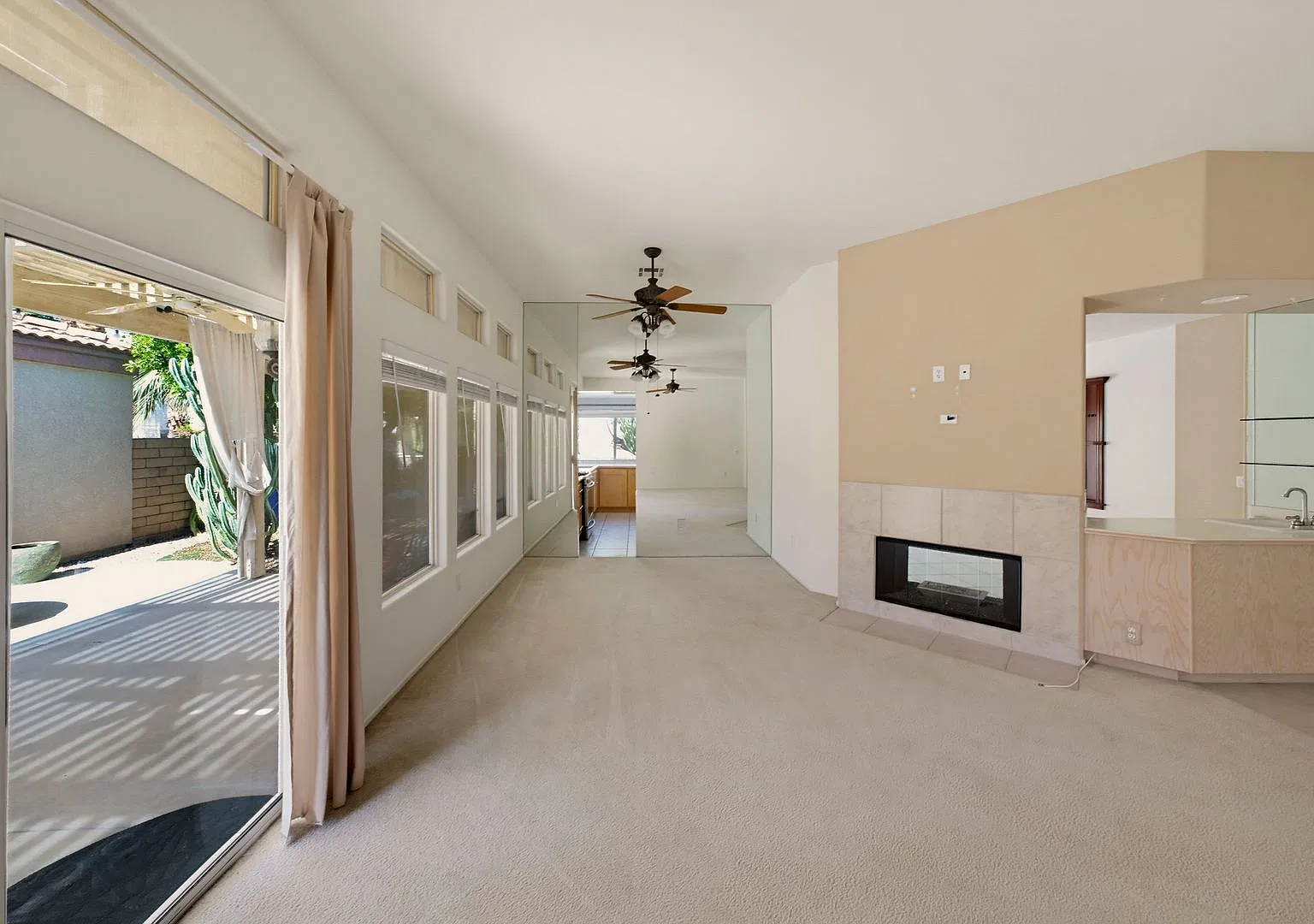 Spacious Rancho Mirage Home — Photo 2