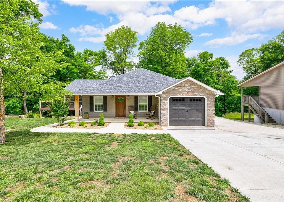 1st image of 423 Bentwood Dr