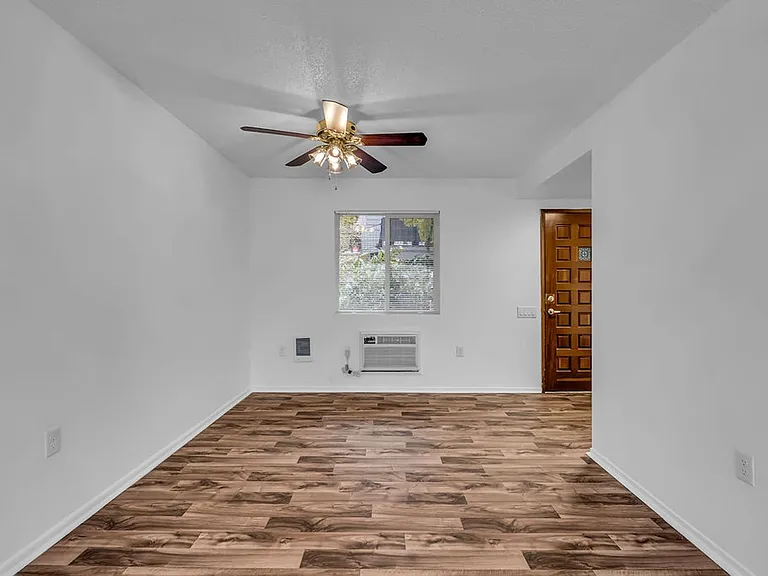 Kingcity Apartments — Photo 63