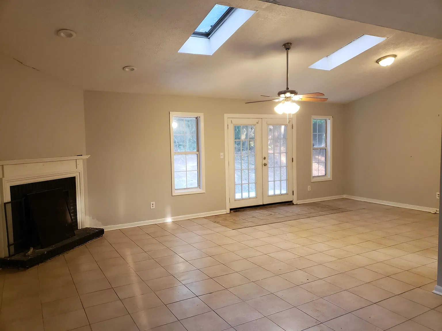 4744 Cedar Park Way — Photo 2