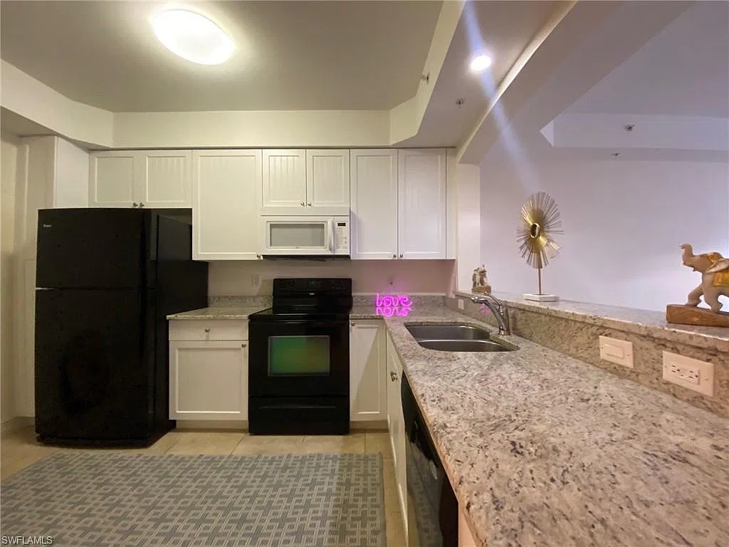1100 Pine Ridge Rd — Photo 3