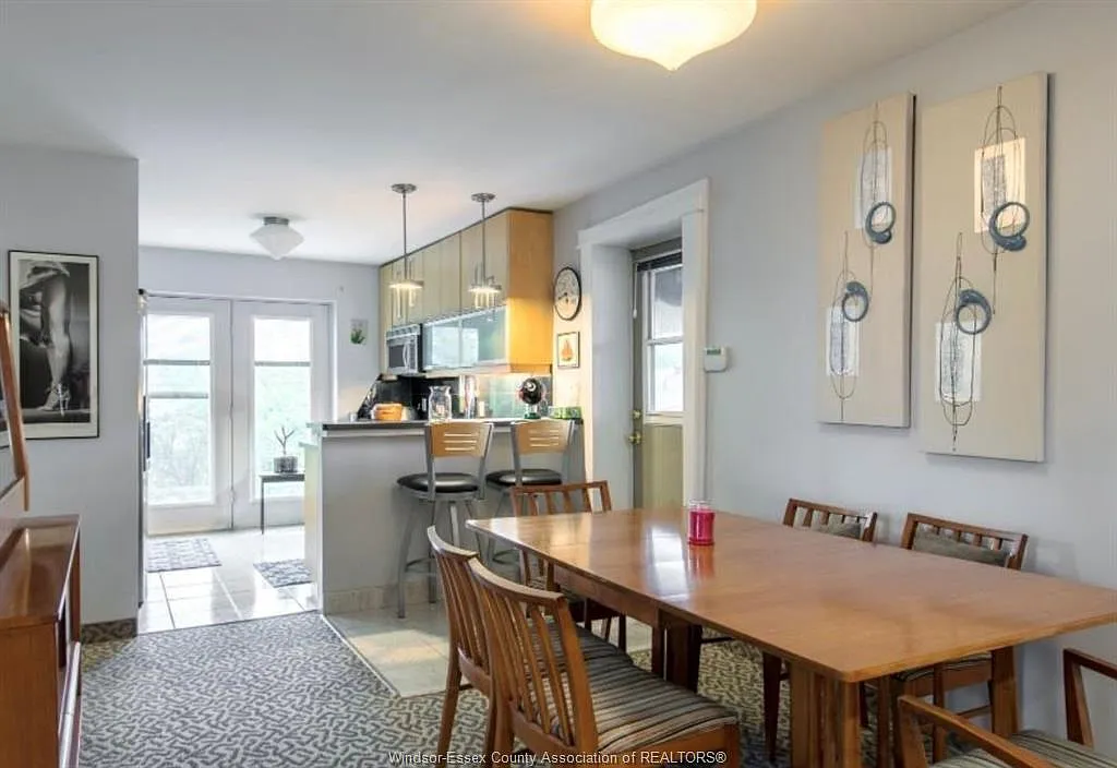 3 bed, $2,400 — Photo 4