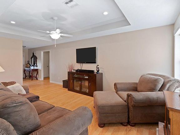 3rd image of 1300 Athalee St