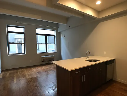 Rented by City Vista Inc | media 25