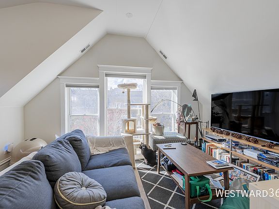 5th image of 1252 W Elmdale Ave #3