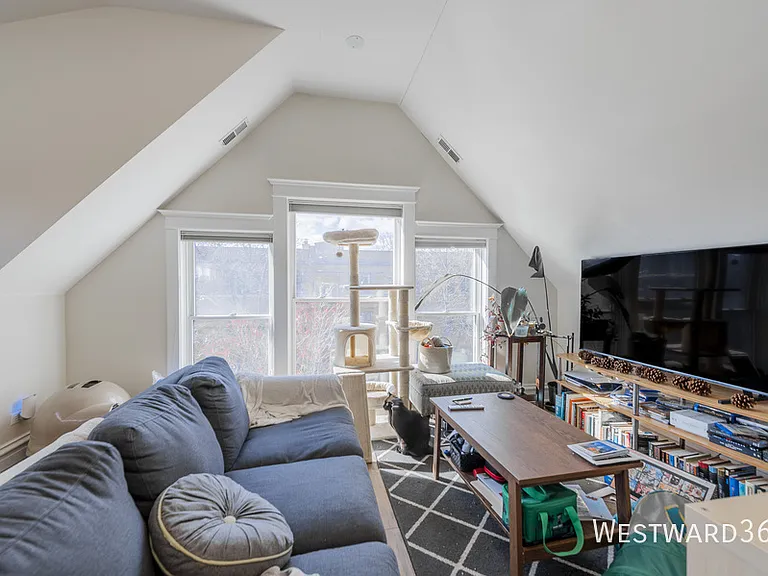 1252 W Elmdale Ave #3 — Photo 5