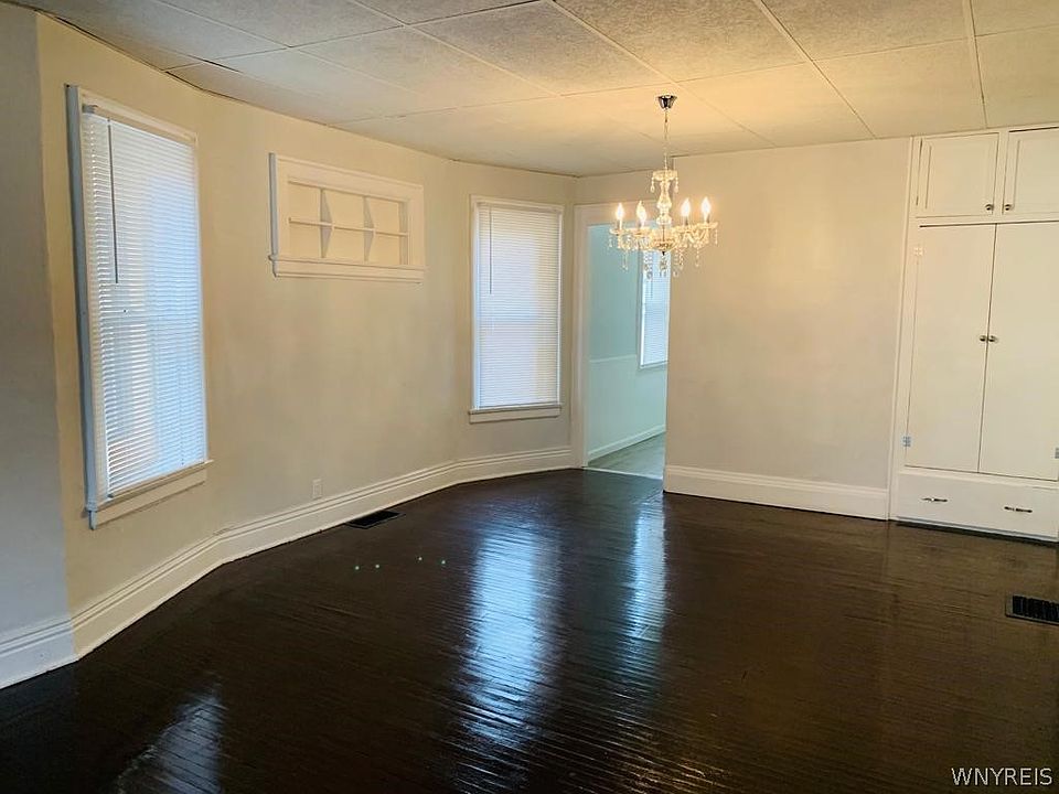 52 Kamper Ave Buffalo, NY, 14210 Apartments for Rent Zillow