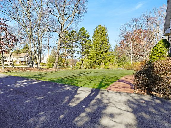 4th image of 111 Highland Dr