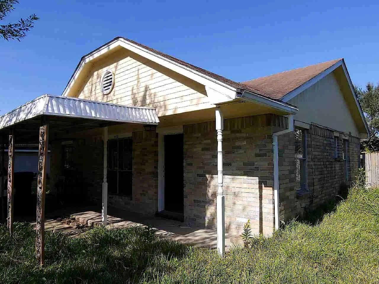 3 bed, 1.5 bath, 900 sqft, $1,495 — Photo 1