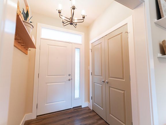 5th image of 1016 E Ruby Creek Dr
