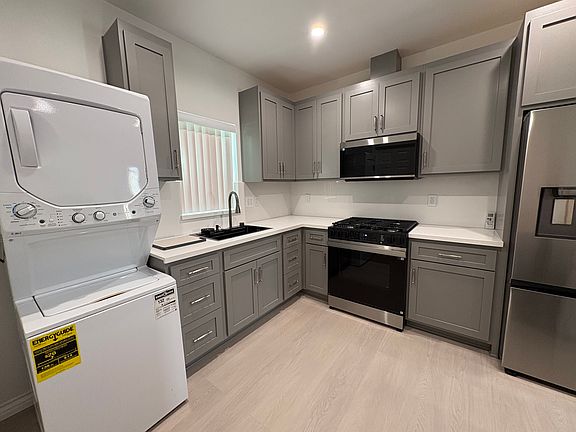 4th image of 1015 N Cambria Pl #B